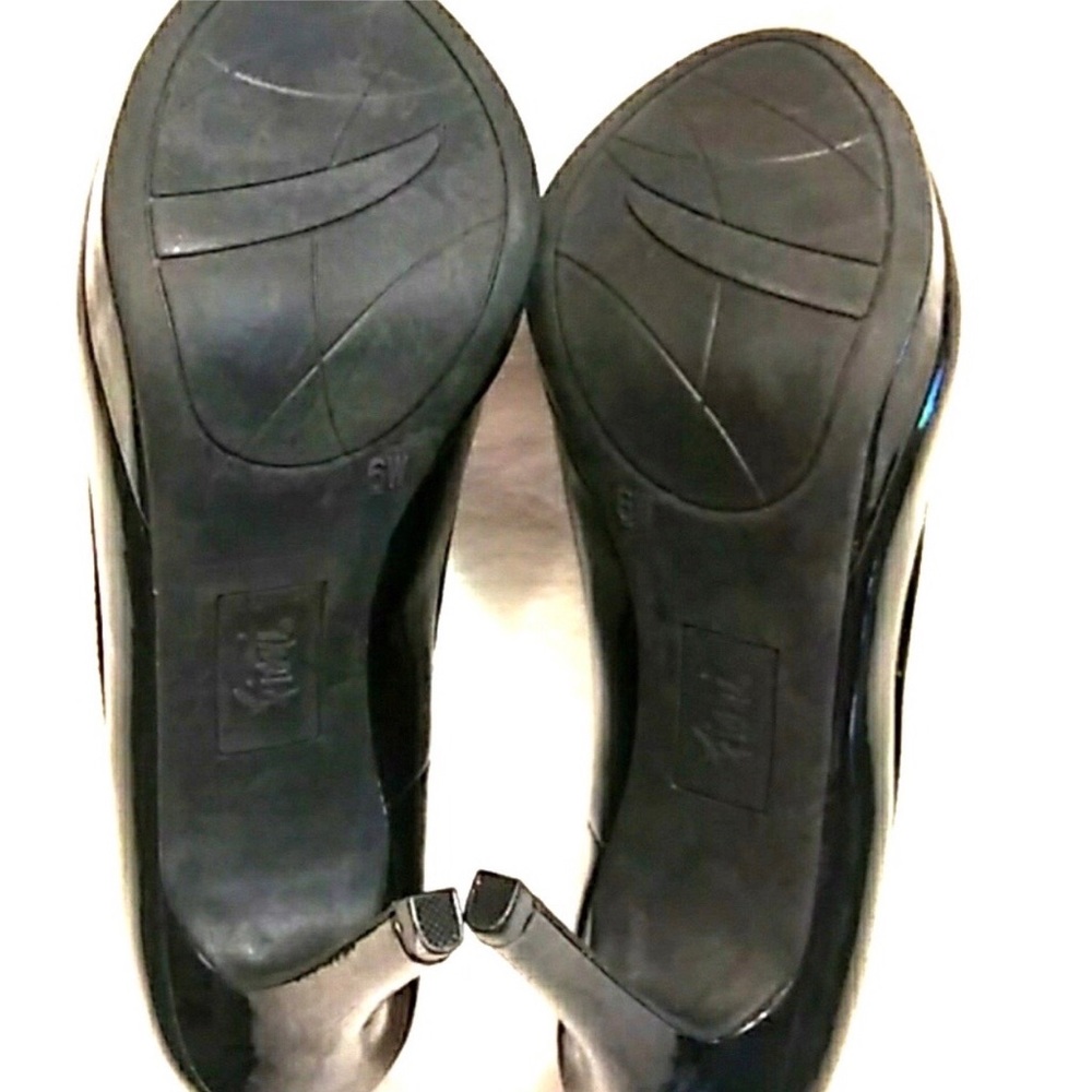 Glossy black peep toe heel - Picture 3 of 5